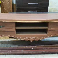 دو عدد میز تلویزیون در حد نو