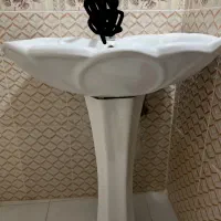 روشویی و آیینه