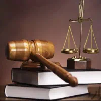 وکیل پایه یک دادگستری (خانم)
