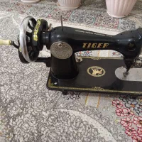 چرخ خیاطی قدیمی