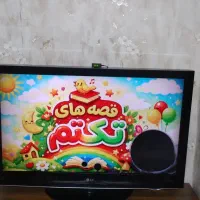 تلوزیون ۴۲ اینچ   ال جی  فقط گوشه پنل سیاه شده