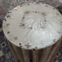 میز گرد چوبی خاطرات