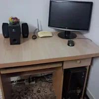 کانپیوتر و میز کامپیوتر