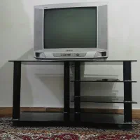 تلویزیون و میز تلوزیون