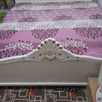 تخت به همراه تشک