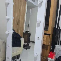 اینه قدی لامپ دار