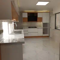 فروشی ۴خوابه بالای ورزشگاه