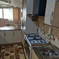 کابینت در حد نو به همراه سینک  ظرف شویی 2قلو