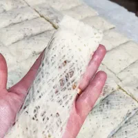 شیرینی سنتی گیلان  رشته و خشکار مغز دار