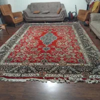 فروش فرش در حد نو، پانصد شانه، زمینه لاکی
