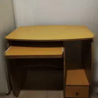 میز کامپیوتر تمیز