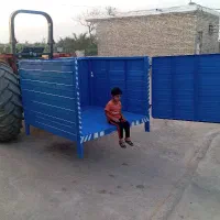 تراکتور.  سبد پشت تراکتوری. تریلی. ادوات کشاورزی