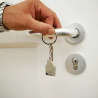 خدمات قفل و کلیدسازی ۱۷شهریور ۳۲ غنمی سیار و ثابت