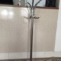 چوب لباسی ایستاده در حد نو