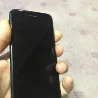 ایفون ۷ جت بلک قفل شده