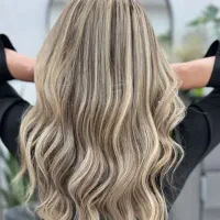 تخفیف ویژه‌ ی رنگ و لایت