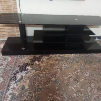 زیر تلویزیون شیشه‌ای