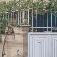 ویلایی-درب-از-حیاط-دو-طبقه-پاسداران