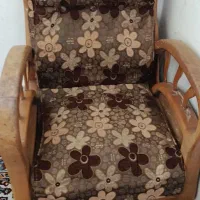 دوتا مبل تکی  بایه مبل سه نفره