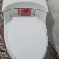 دستشویی فرنگی کلا یک ماه وصل بوده|لوازم سرویس بهداشتی|اندیشه, |دیوار