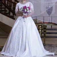 لباس عروس در حد نو