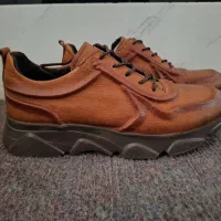 کفش اسپرت چرم لژ دار عسلی خاص و زیبا سایز 42