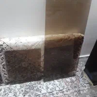 شیشه روی میز عسلی وبزرگ