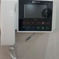 آیفون تصویری تک نما