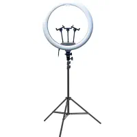 رینگ لایت با سه پایه و طیف رنگ خوب