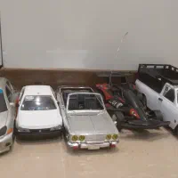 چن عدد ماشین پلاستیکی و یه کنترلی