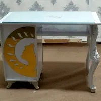 میزناخن وصندلی