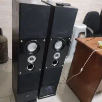 اسپیکر و دیجی لپتاپ مقداری لوازم صوتی فروشی