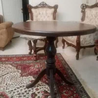 میز گرد طرح گلدانی