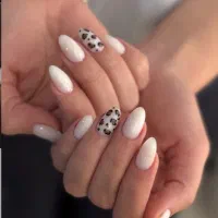 کاشت ناخن حرفه‌ای با ماندگاری بالا