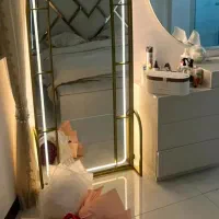 آینه ایستاده دیواری سالنی طرحدار پنجره ای