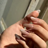 کاشت ناخن رایگان/فقط هزینه مواد