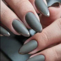 ناخن کار( آماده همکاری)