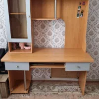 میز کامپیوتر کتابخانه دار