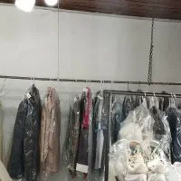 به یک کارگر ساده جهت به کارگیری درخشکشویی
