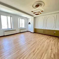 هم خوش‌نقشه/هم کم‌سن/ هم سند تک‌برگ
