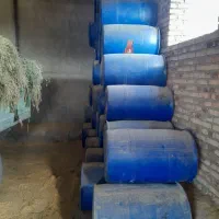 بشکه پلاستیکی  حدود ۳۰عدد