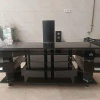 دو عدد میز تلویزیون در حد نو