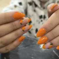 کاشت ناخن ترمیم ناخن ۴۰۰ سبلان