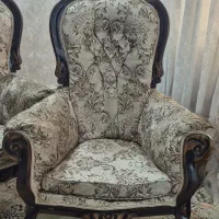 یک مبل سلطنتی