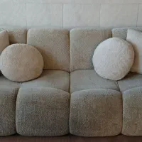 مبل سه نفره همراه میز بزرگ