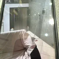 خانم جهت نظافت خانه