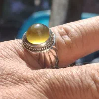 باباقوری زرد آبدار و طوق دار با رکاب دست ساز