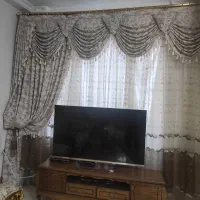 کنار پرده و والن