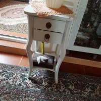 میز تلفن و ساعت ایستاده