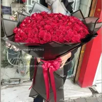 باکس دسته گل رز ژیپسوفیلا تولد سالگرد ازدواج